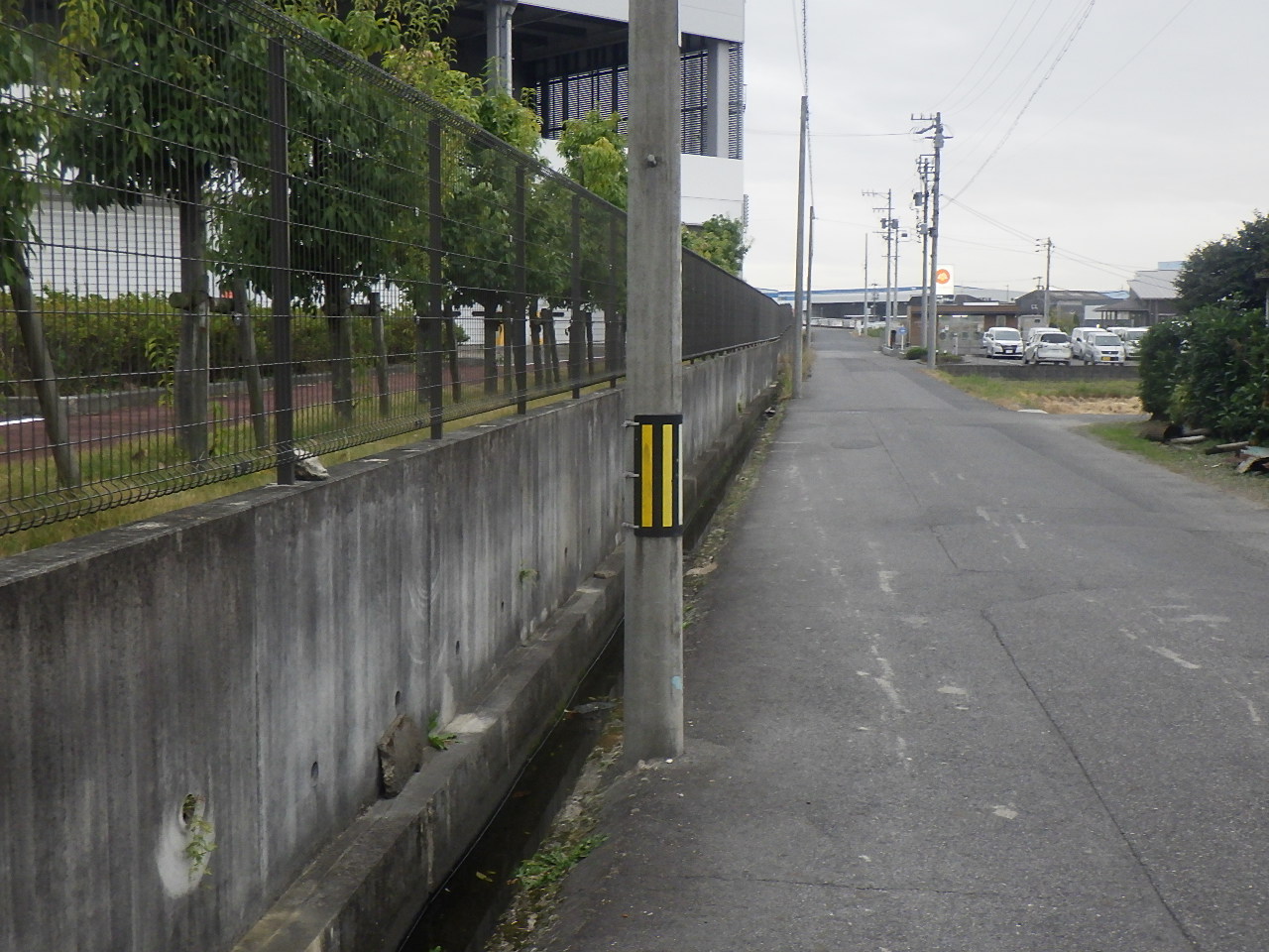 『右折先、通り抜け出来ません』看板設置工事 | 道路標識・サイン工事